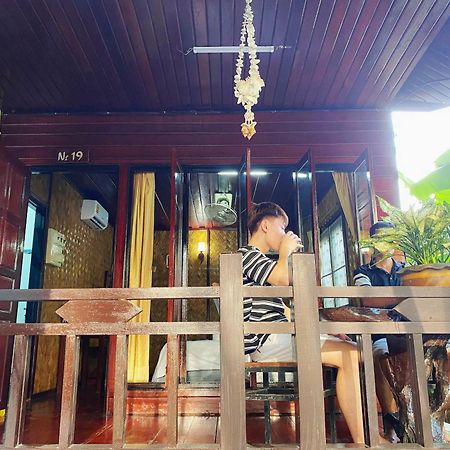 Vang Vieng Hana River View Hotel & Travel Exterior foto