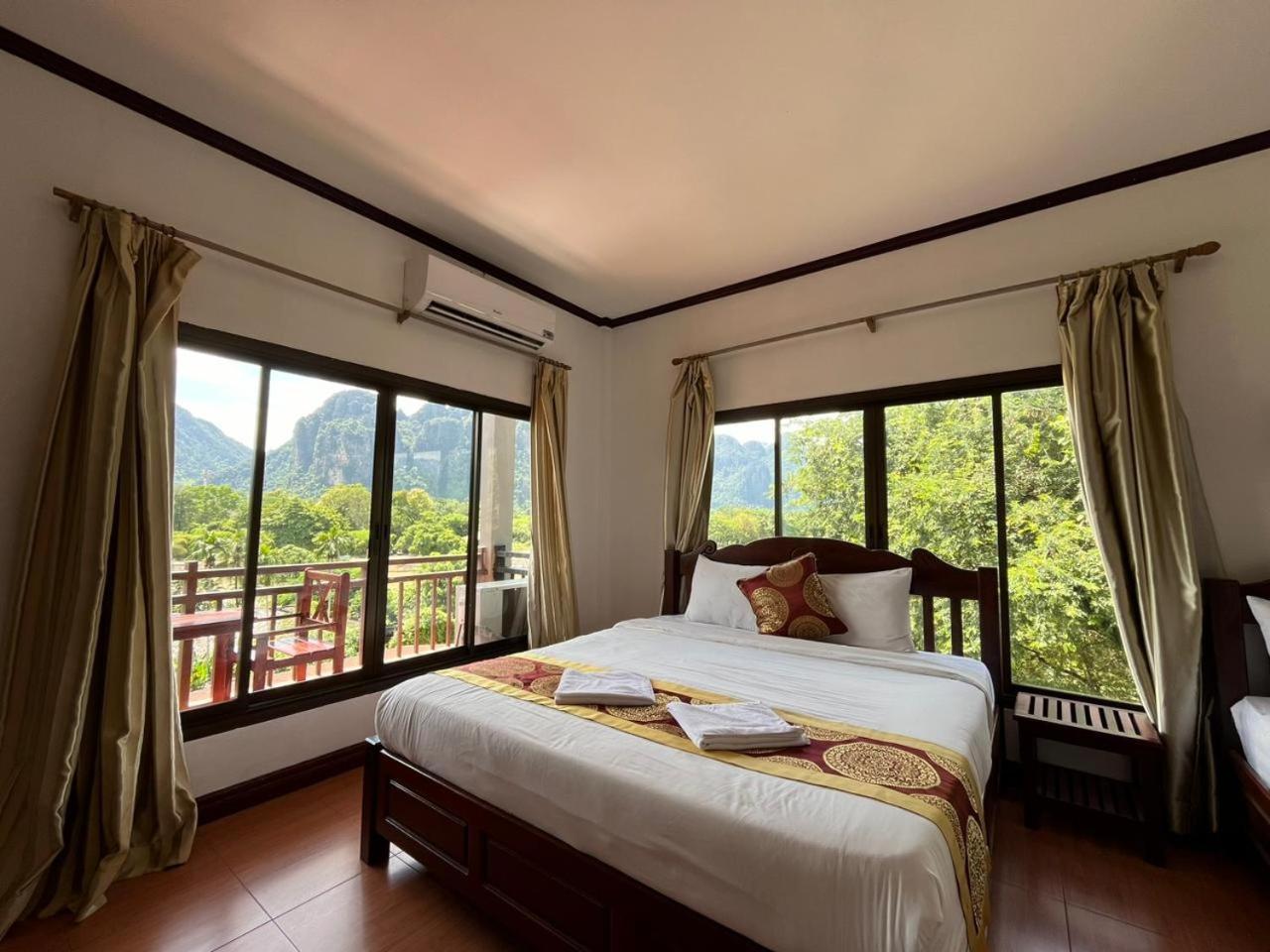 Vang Vieng Hana River View Hotel & Travel Exterior foto