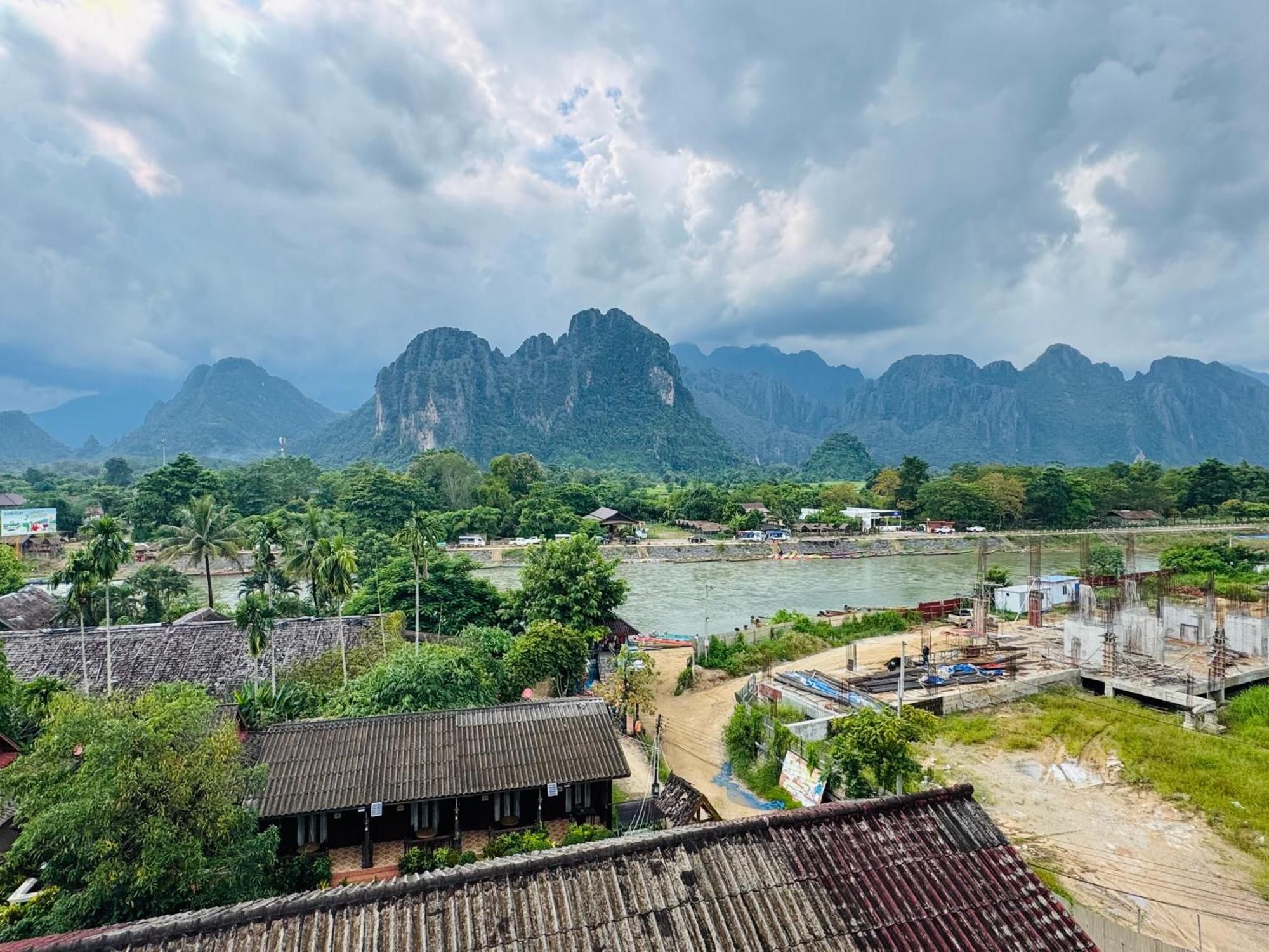 Vang Vieng Hana River View Hotel & Travel Exterior foto
