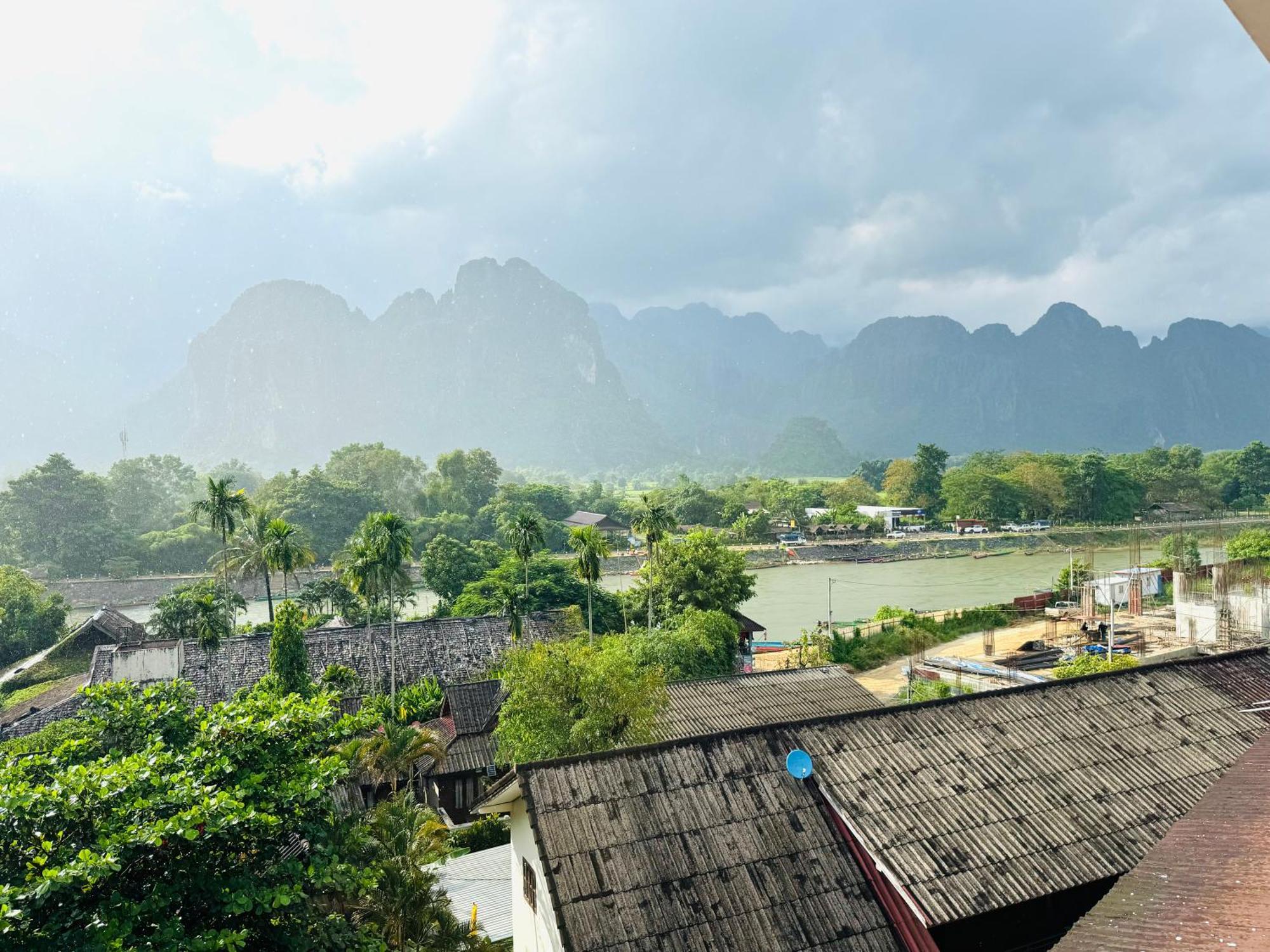 Vang Vieng Hana River View Hotel & Travel Exterior foto