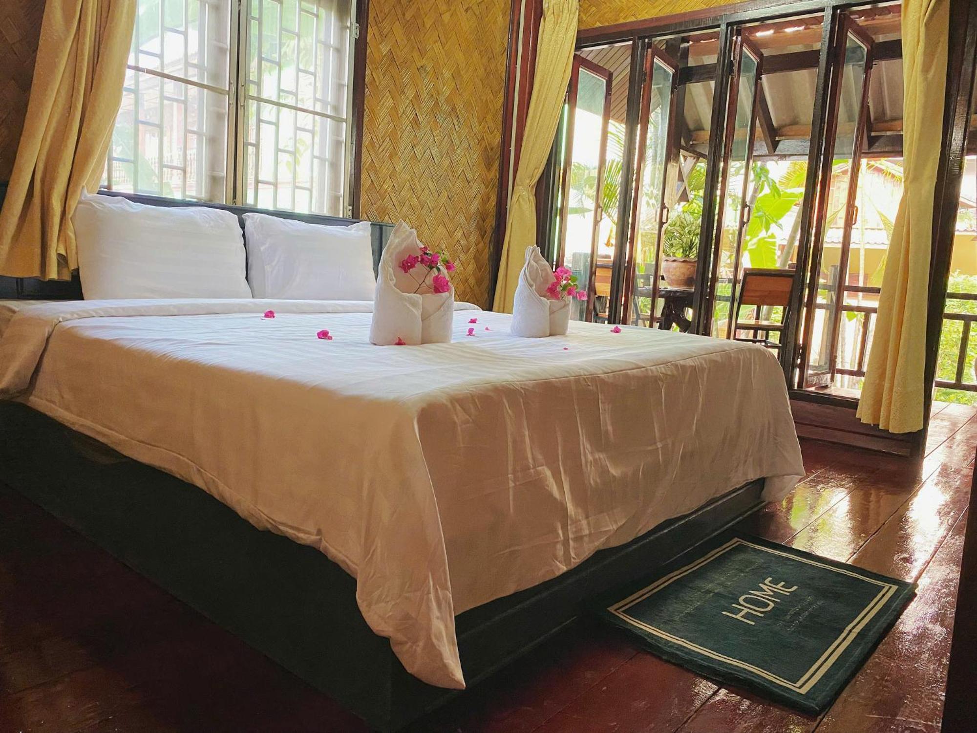 Vang Vieng Hana River View Hotel & Travel Exterior foto