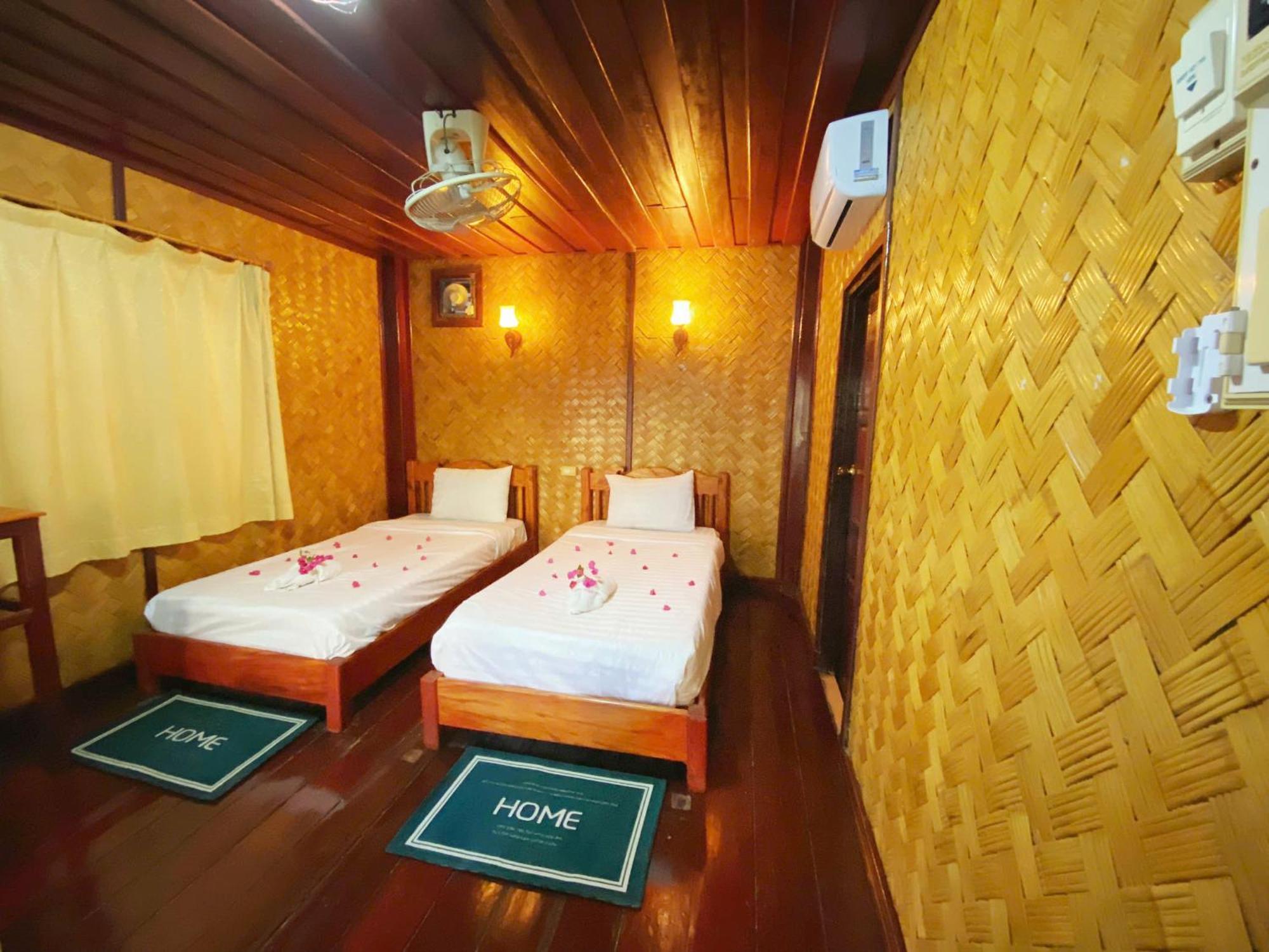 Vang Vieng Hana River View Hotel & Travel Exterior foto