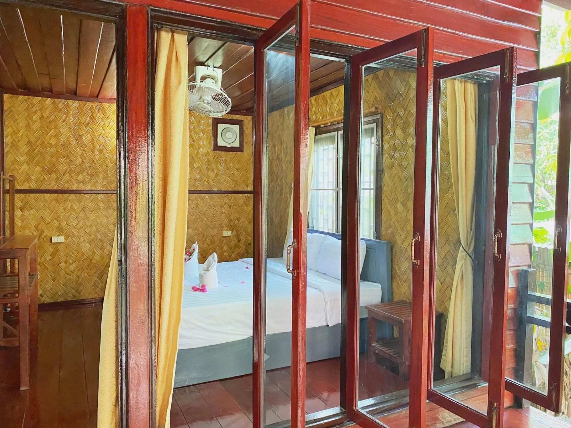 Vang Vieng Hana River View Hotel & Travel Exterior foto